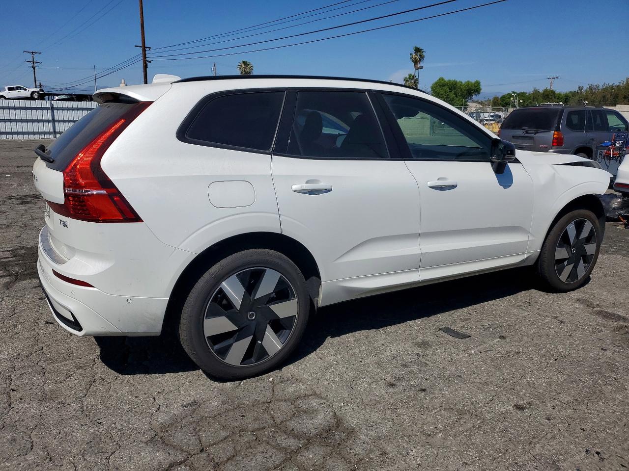 2025 VOLVO XC60 PLUS — снимка 3