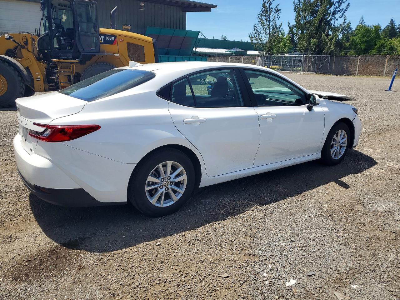 2025 TOYOTA CAMRY LE — снимка 3