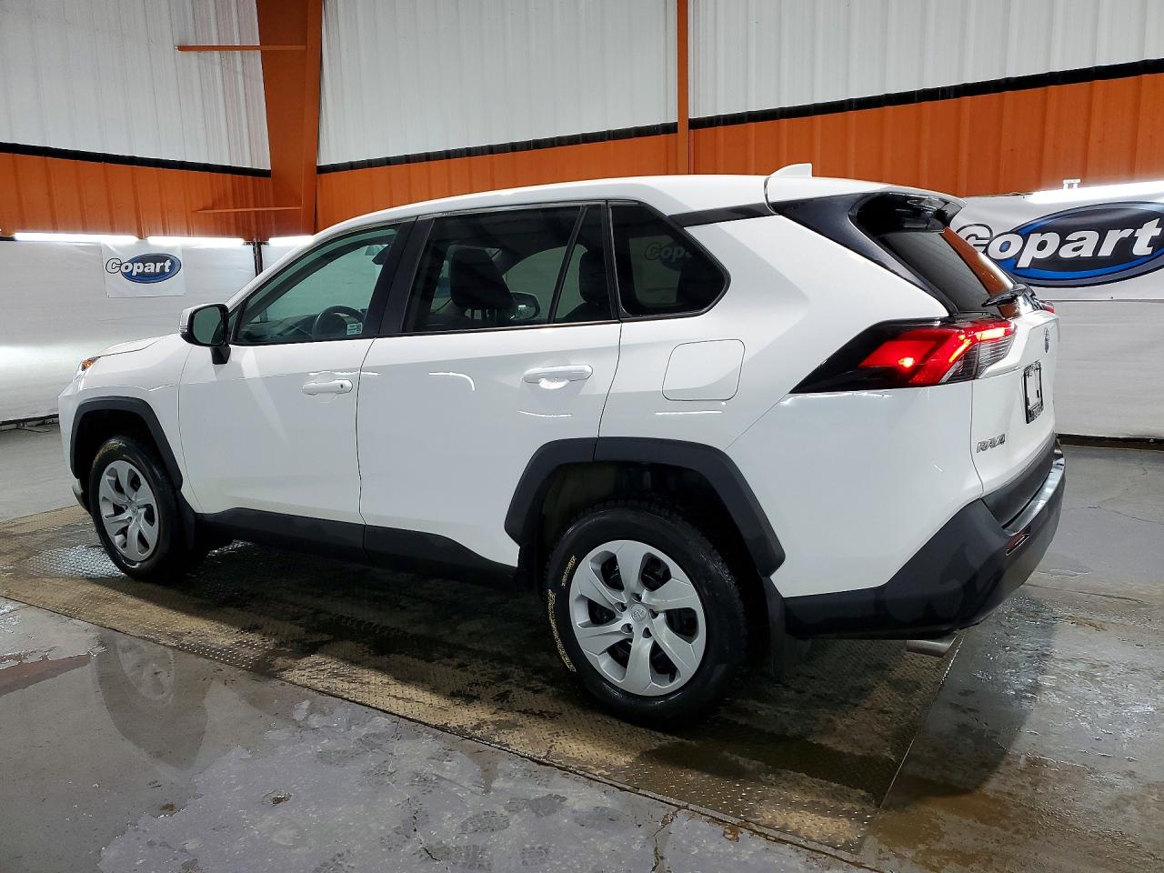 2024 TOYOTA RAV4 LE — снимка 2