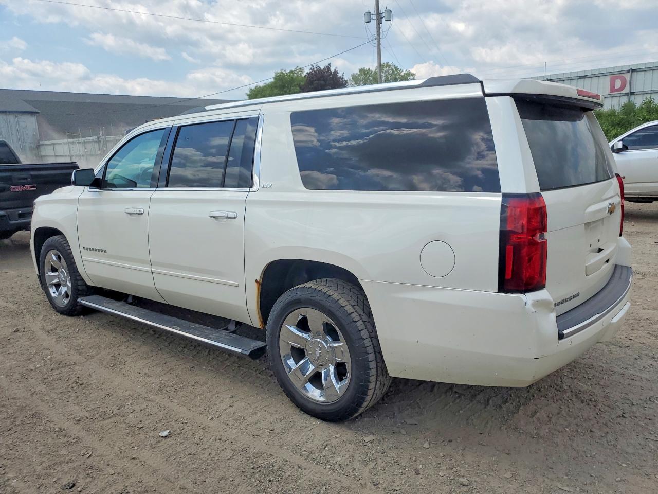 2015 CHEVROLET SUBURBAN K1500 LTZ — снимка 2