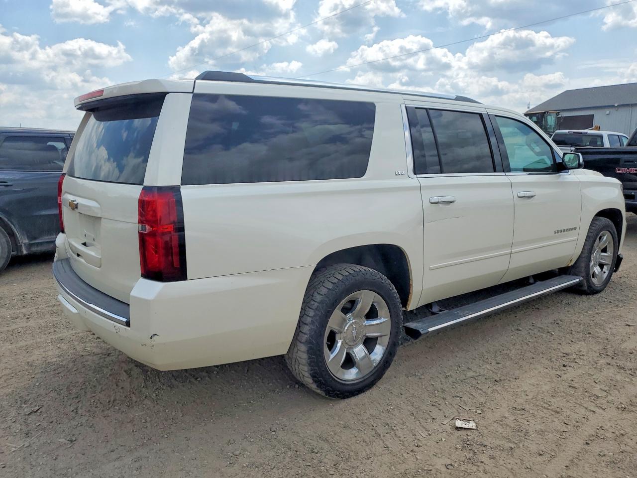 2015 CHEVROLET SUBURBAN K1500 LTZ — снимка 3