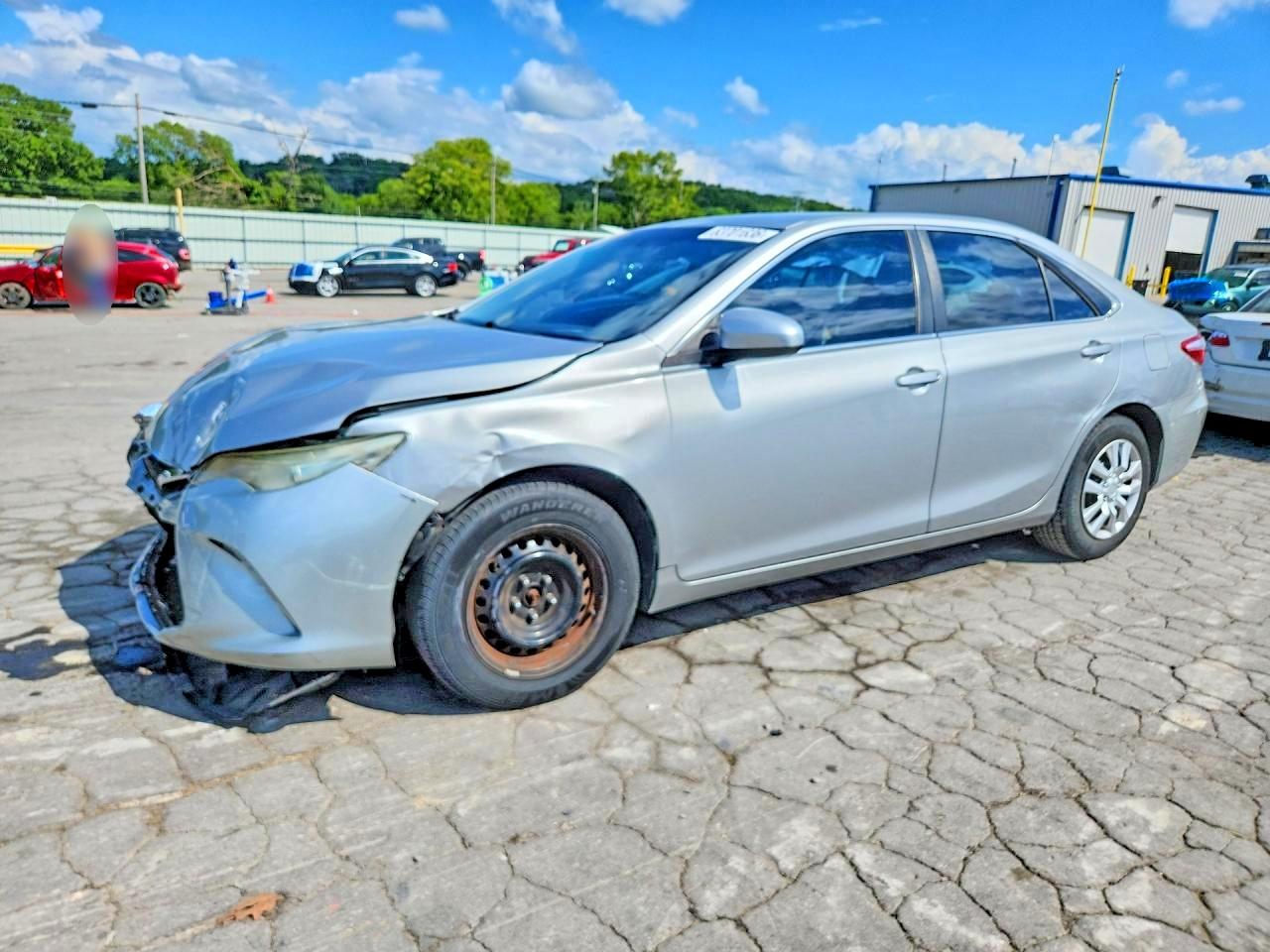 2016 TOYOTA CAMRY LE