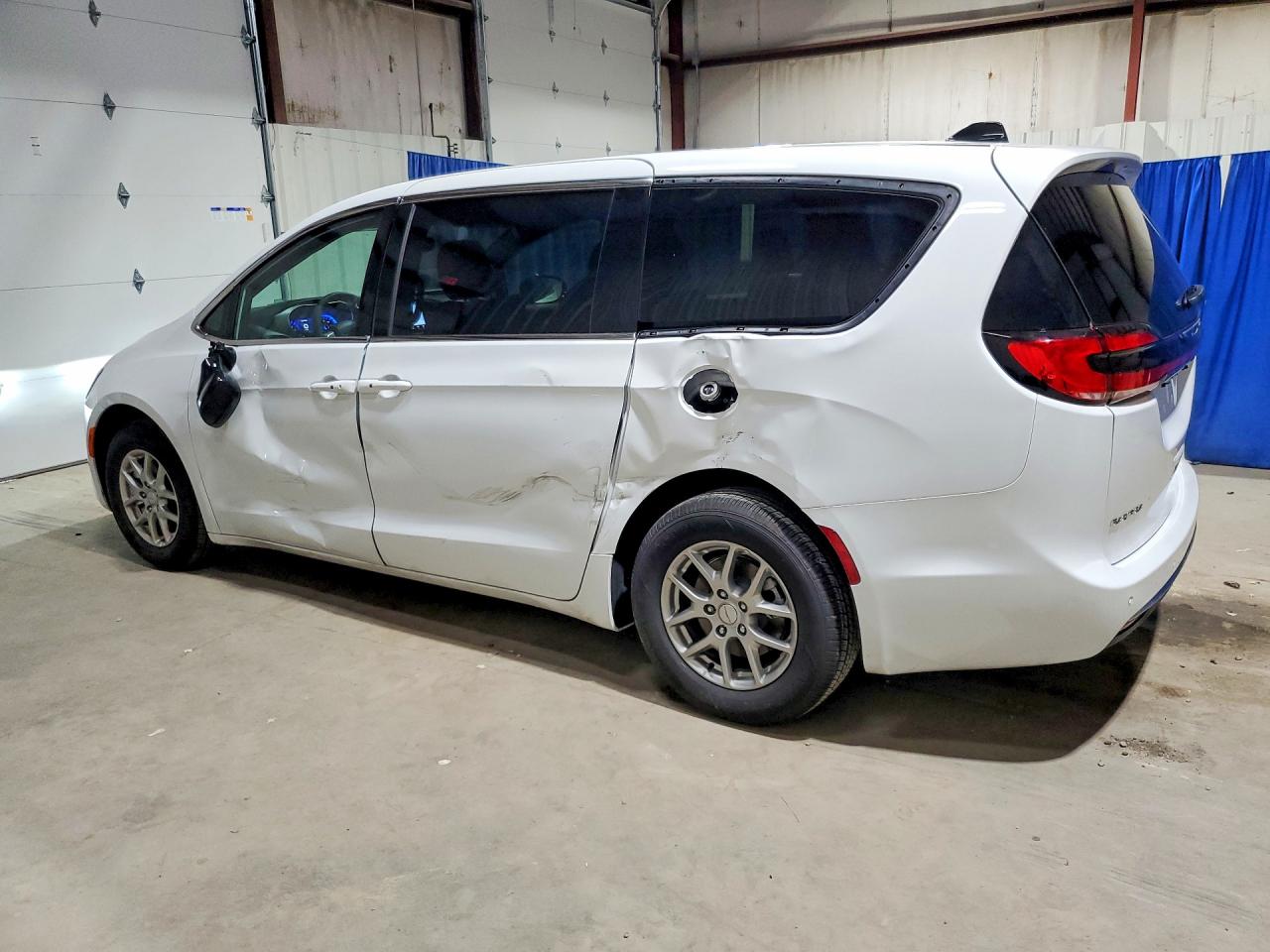 2027 CHRYSLER PACIFICA SELECT — снимка 2