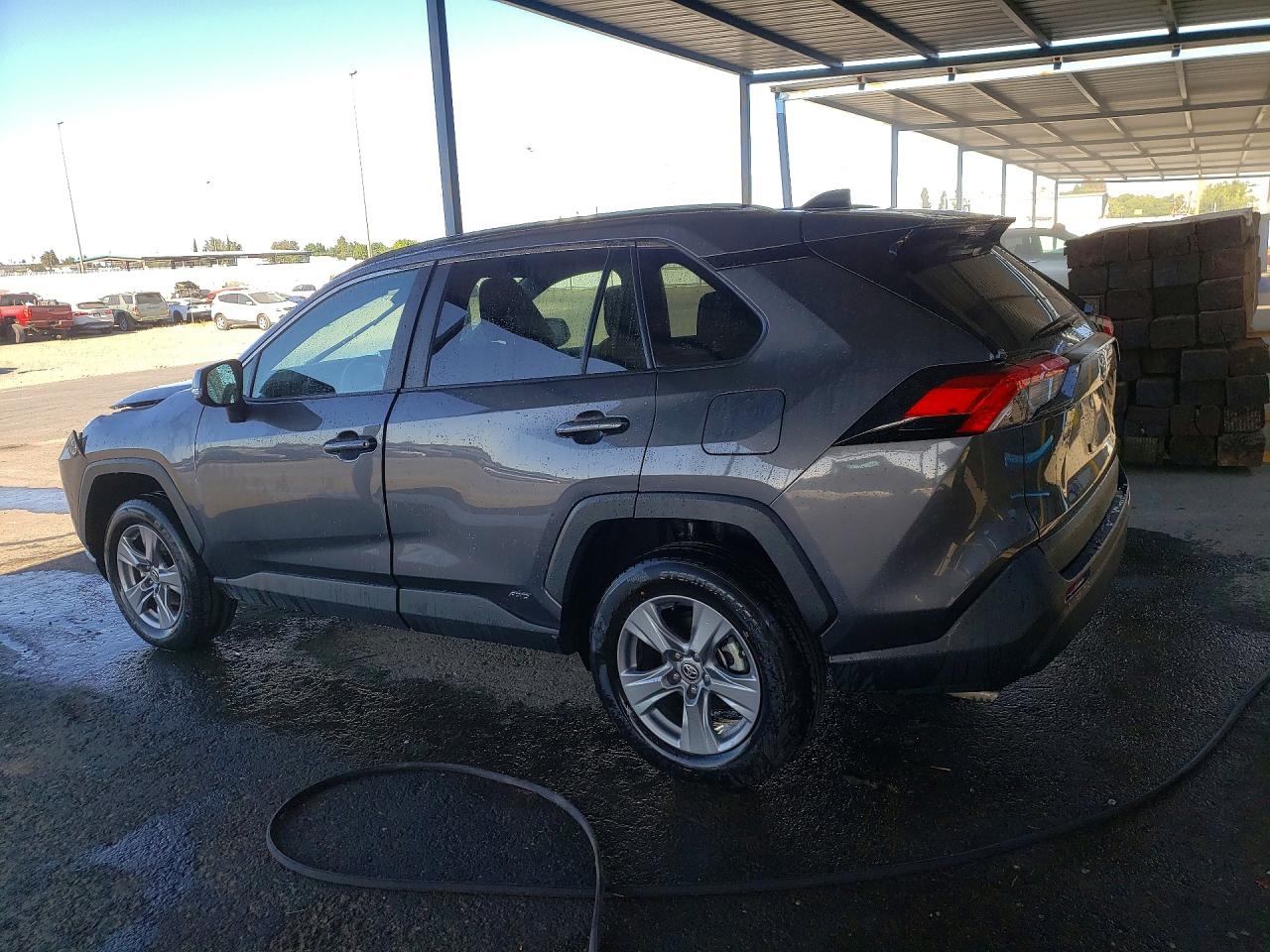 2025 TOYOTA RAV4 HYBRID XLE — снимка 2