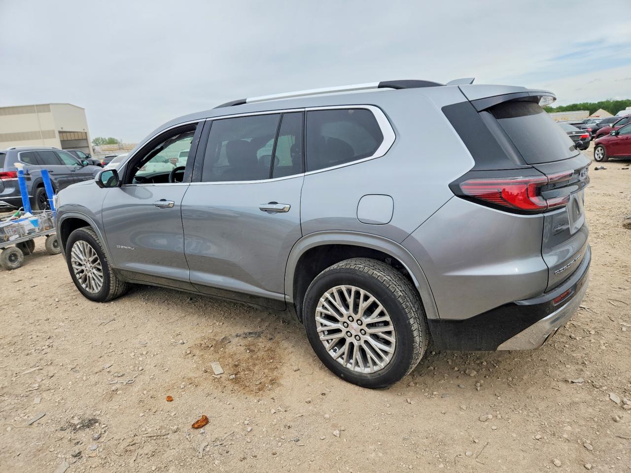 2025 GMC ACADIA DENALI — снимка 2
