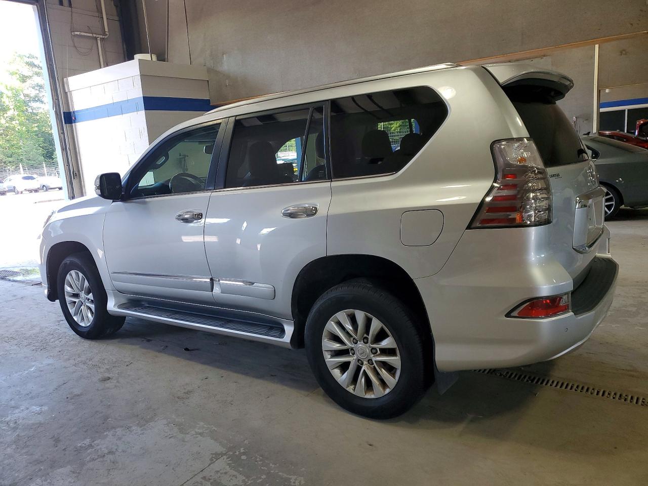 2016 LEXUS GX 460 — снимка 2