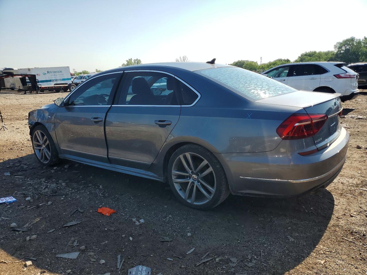 2017 VOLKSWAGEN PASSAT R-LINE — снимка 2