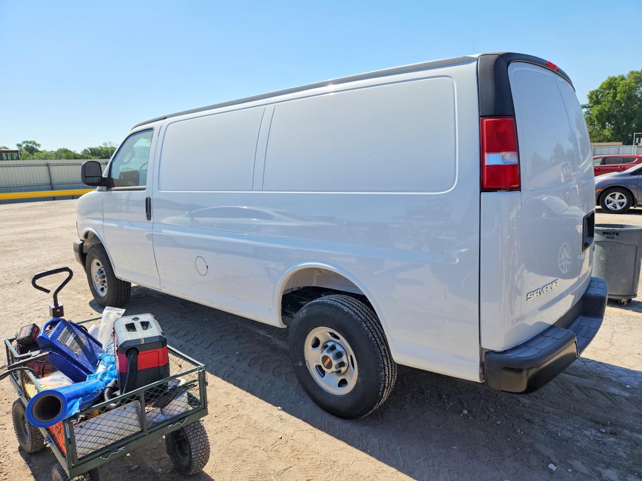 2025 GMC SAVANA G2500 — снимка 2
