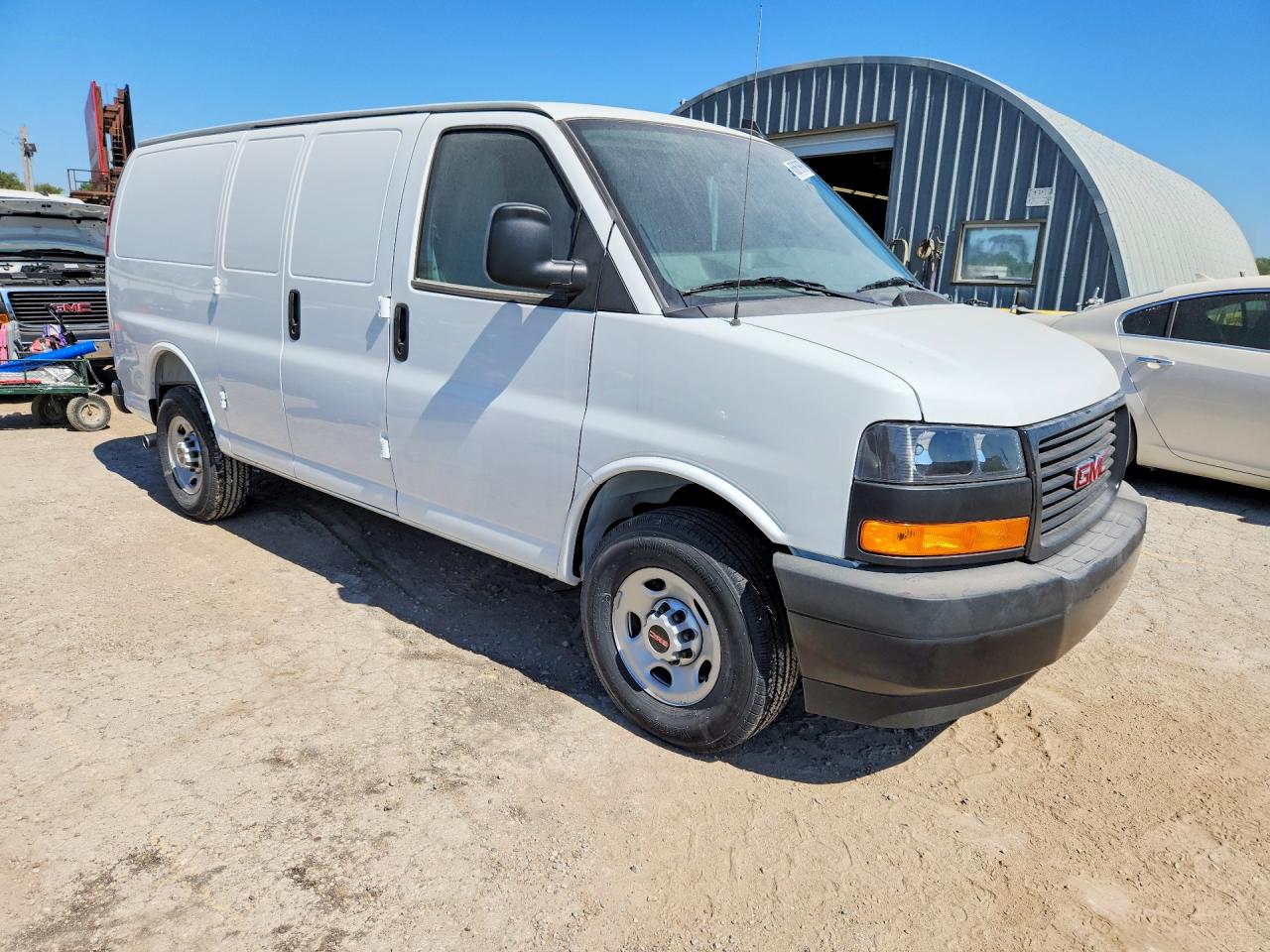 2025 GMC SAVANA G2500 — снимка 4