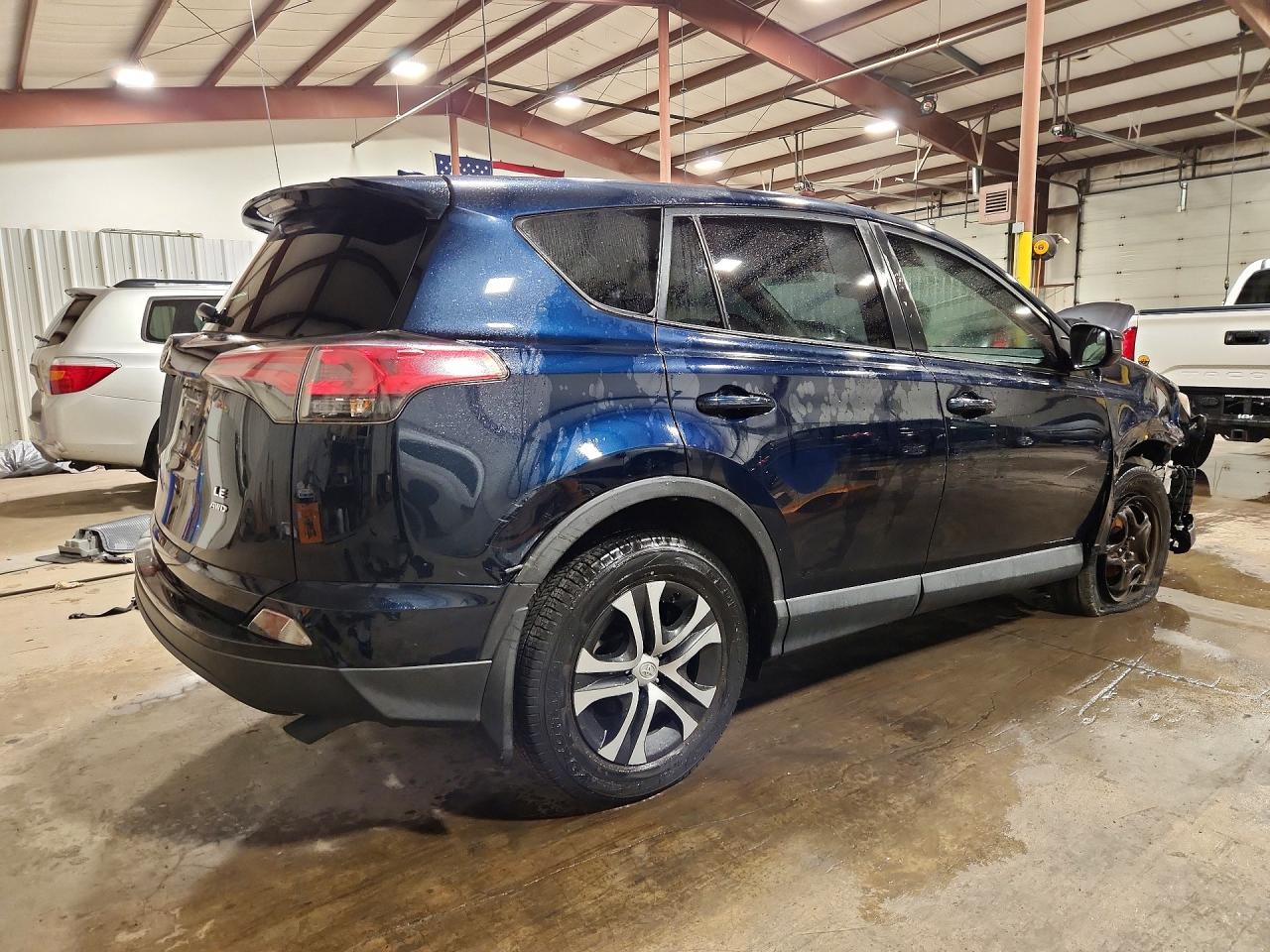 2018 TOYOTA RAV4 LE — снимка 3
