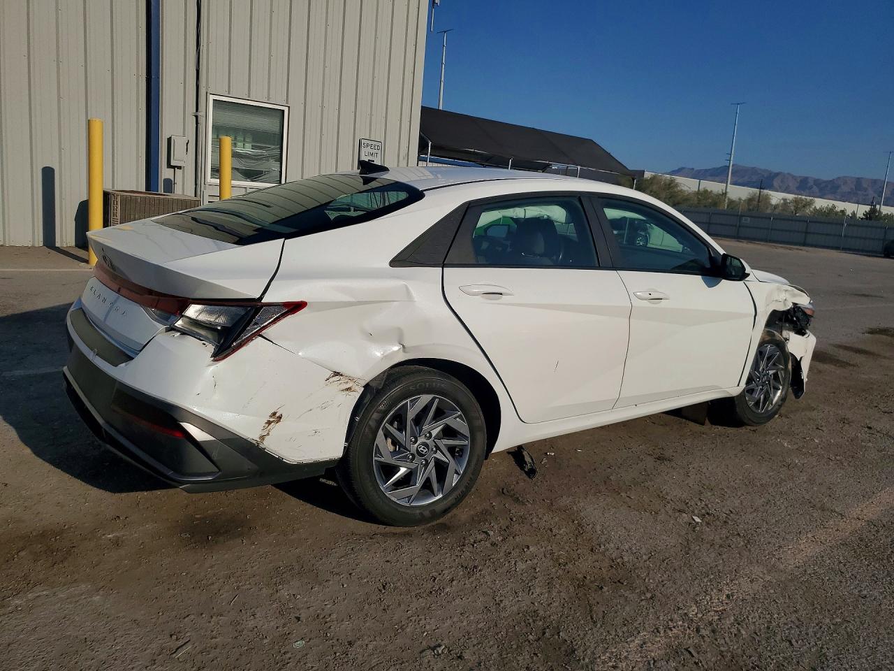 2024 HYUNDAI ELANTRA SEL — снимка 3