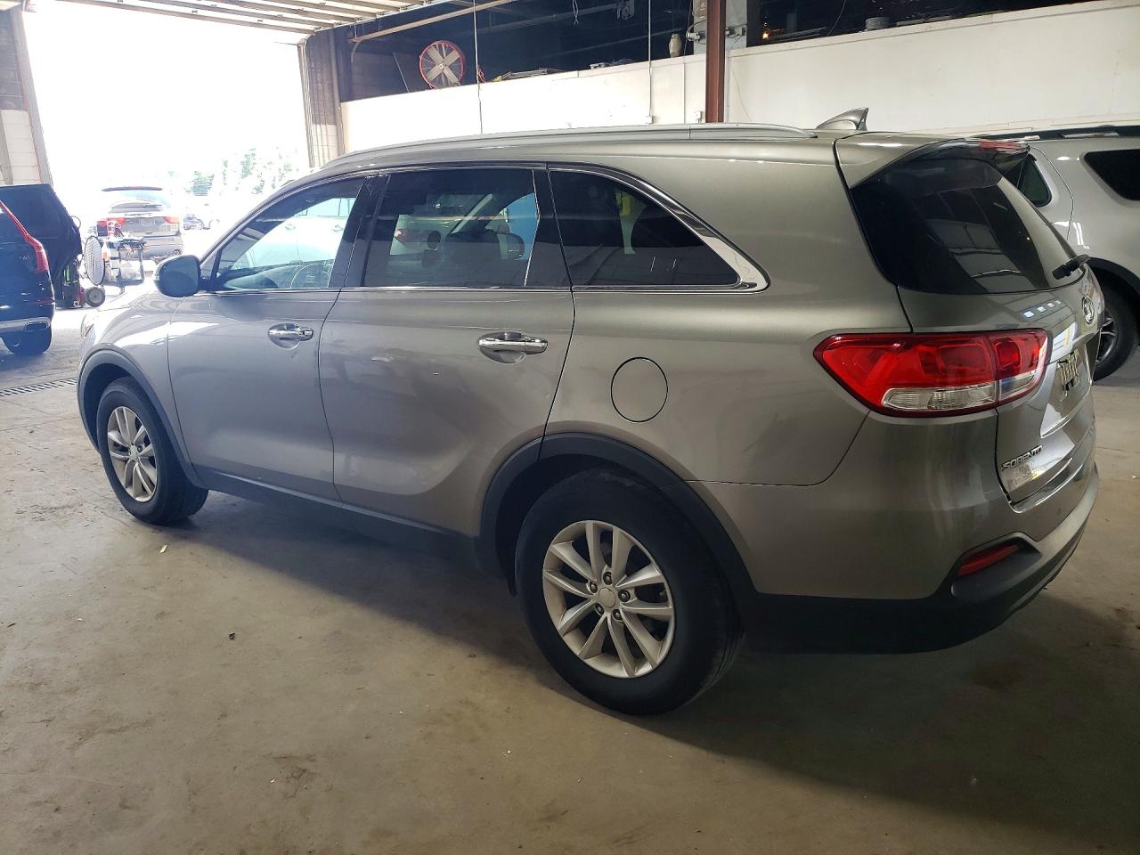 2017 KIA SORENTO LX — снимка 2