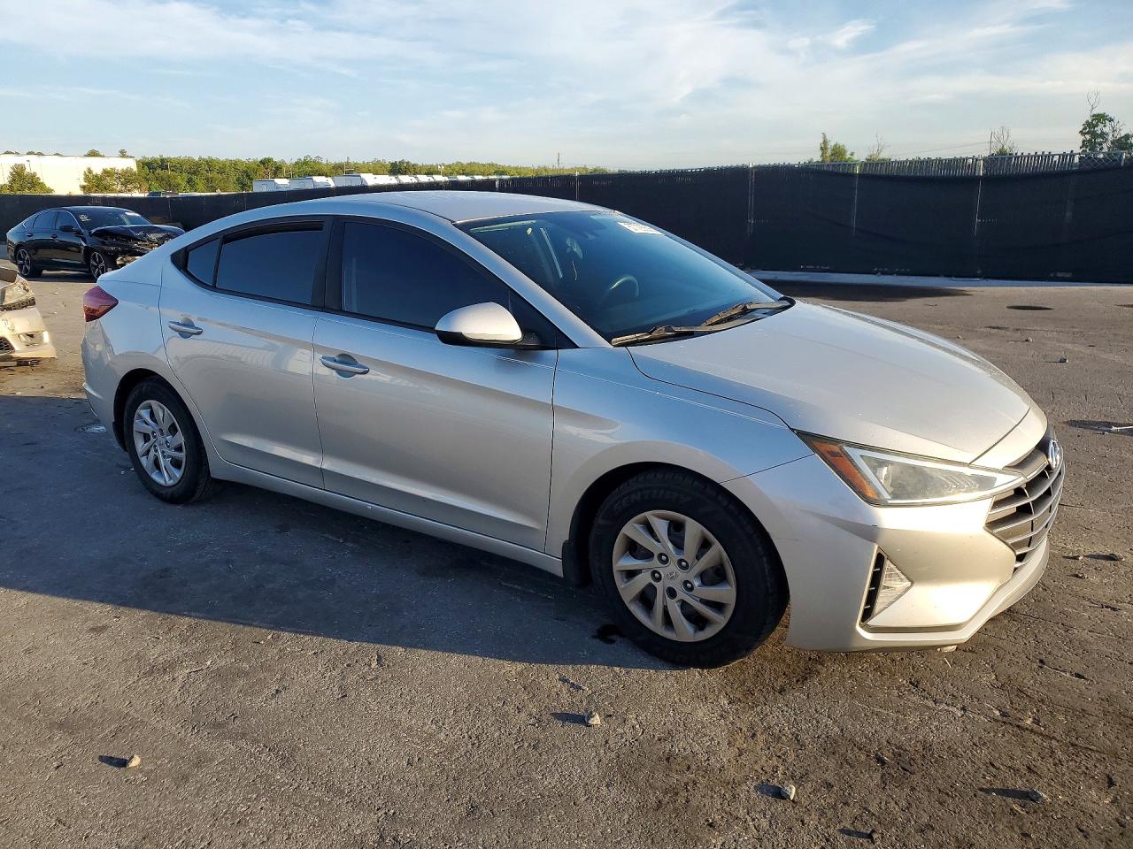 2020 HYUNDAI ELANTRA SE — снимка 4