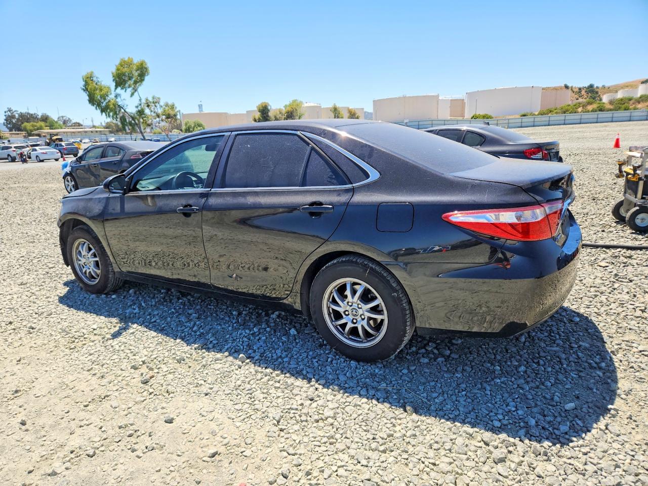 2015 TOYOTA CAMRY LE — снимка 2