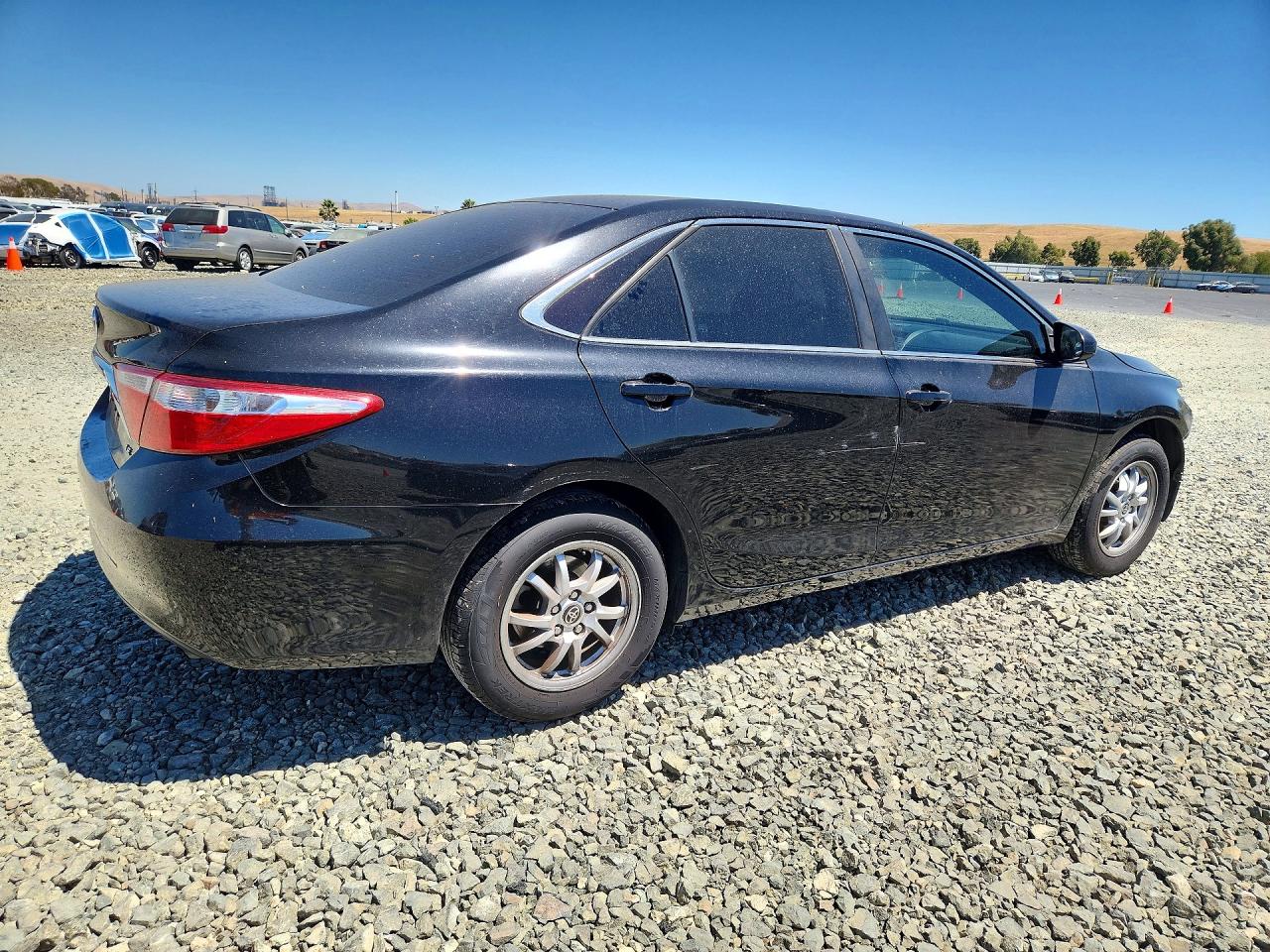 2015 TOYOTA CAMRY LE — снимка 3