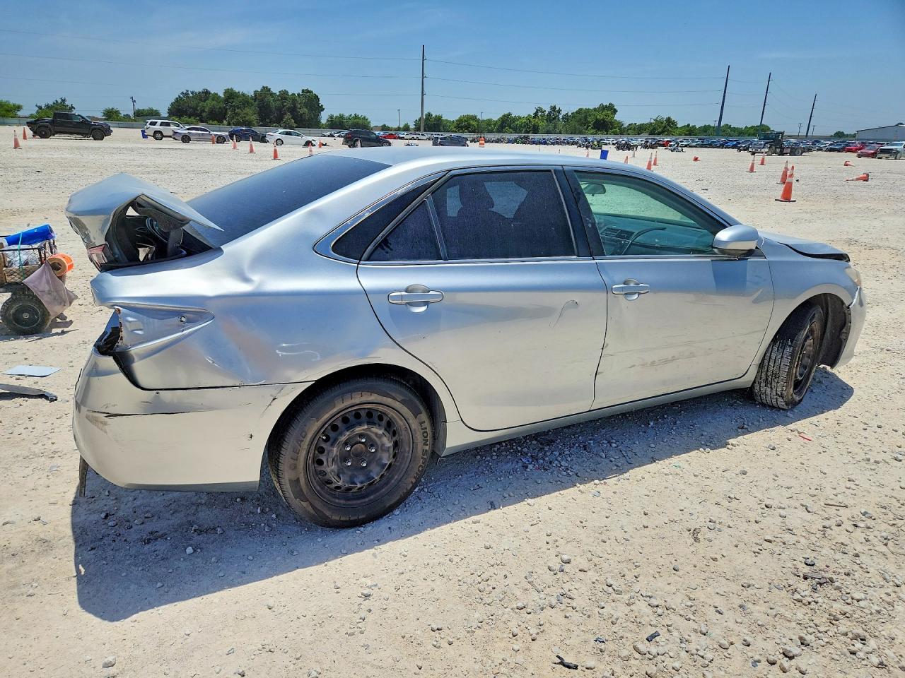 2017 TOYOTA CAMRY LE — снимка 3