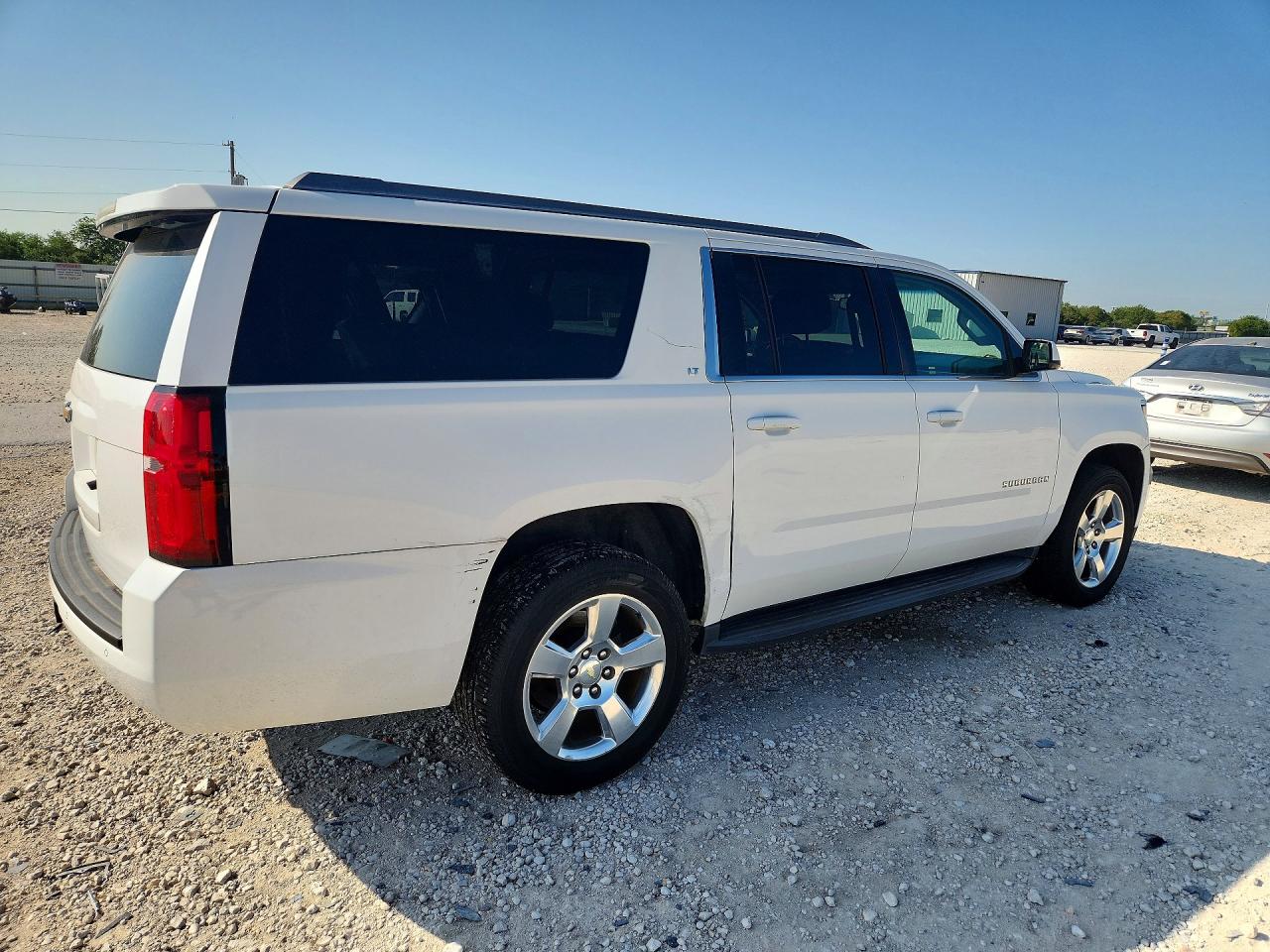 2015 CHEVROLET SUBURBAN C1500 LT — снимка 3