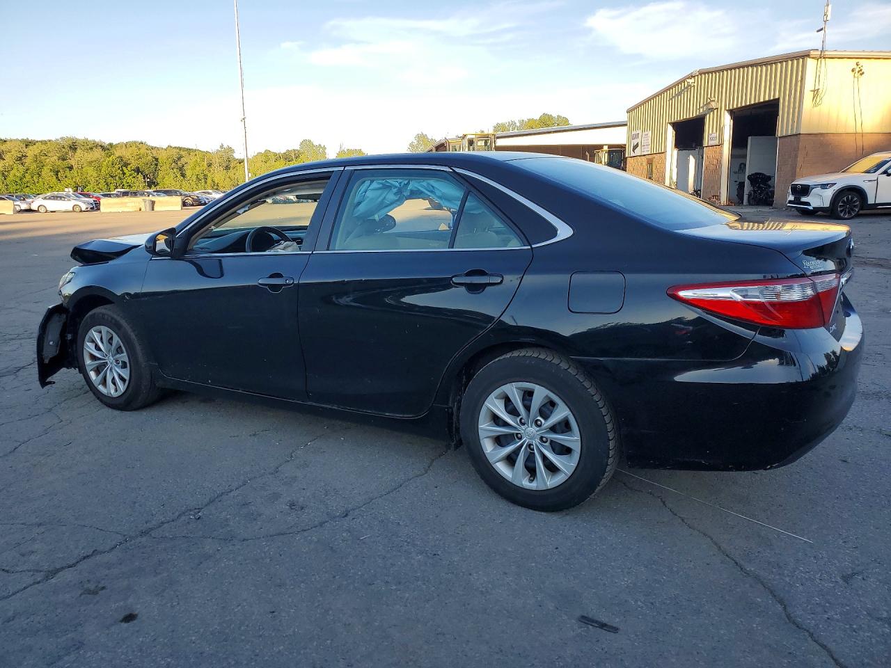 2016 TOYOTA CAMRY LE — снимка 2