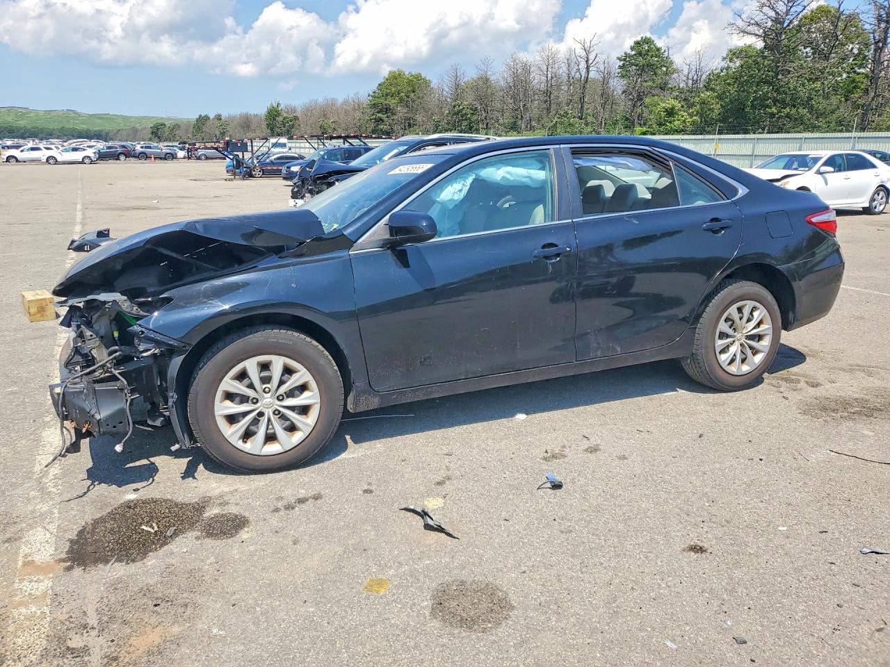 2016 TOYOTA CAMRY LE