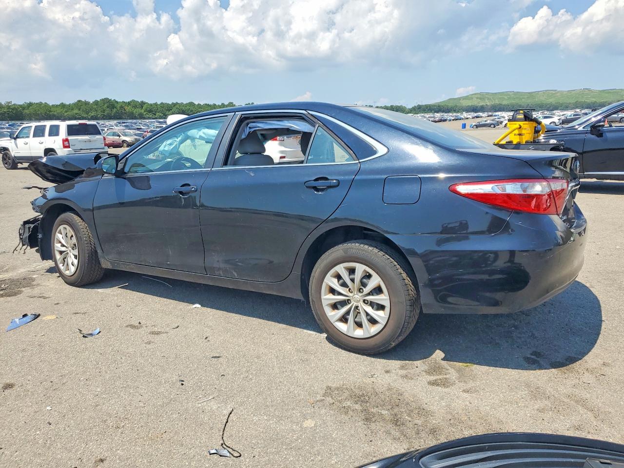 2016 TOYOTA CAMRY LE — снимка 2