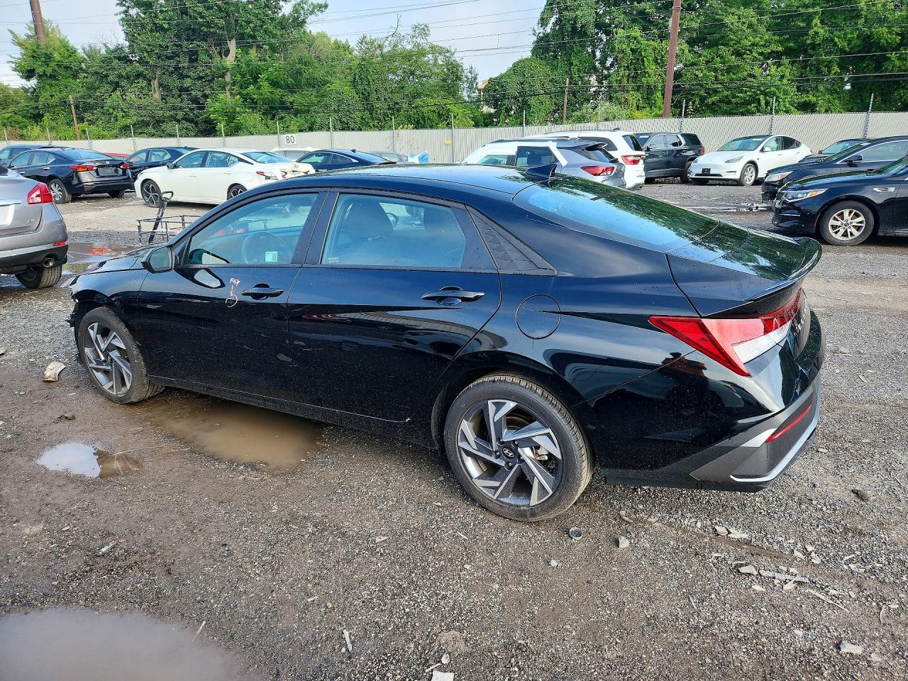 2025 HYUNDAI ELANTRA SEL SPORT — снимка 2