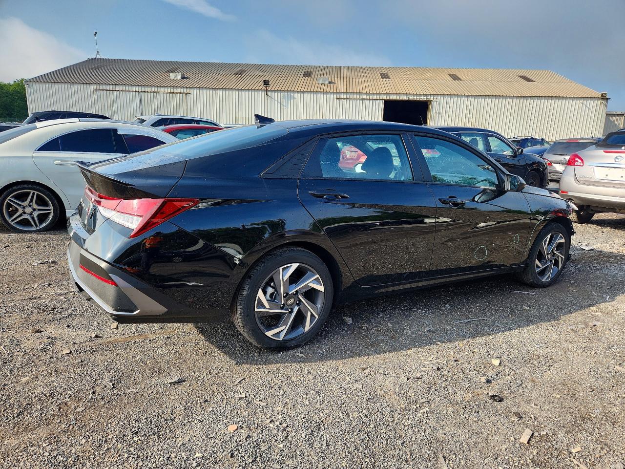2025 HYUNDAI ELANTRA SEL SPORT — снимка 3