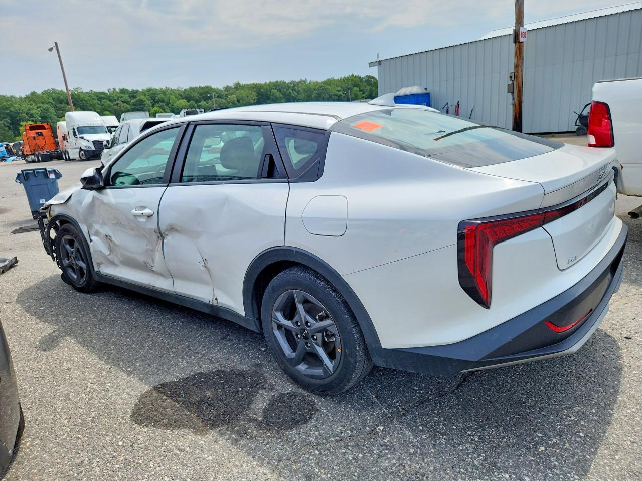 2025 KIA K4 LXS — снимка 2