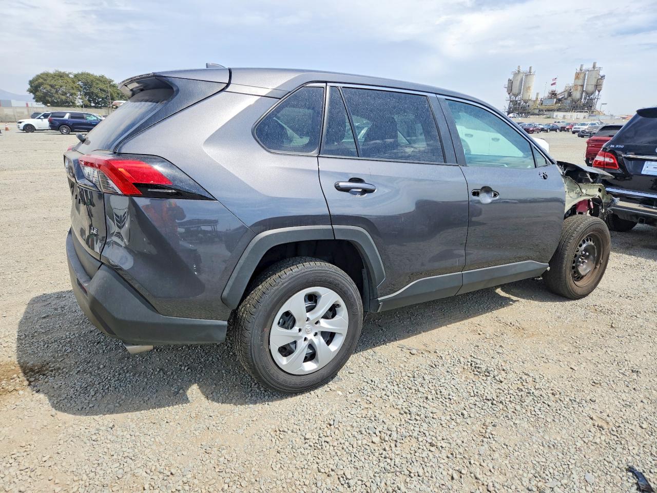 2025 TOYOTA RAV4 LE — снимка 3