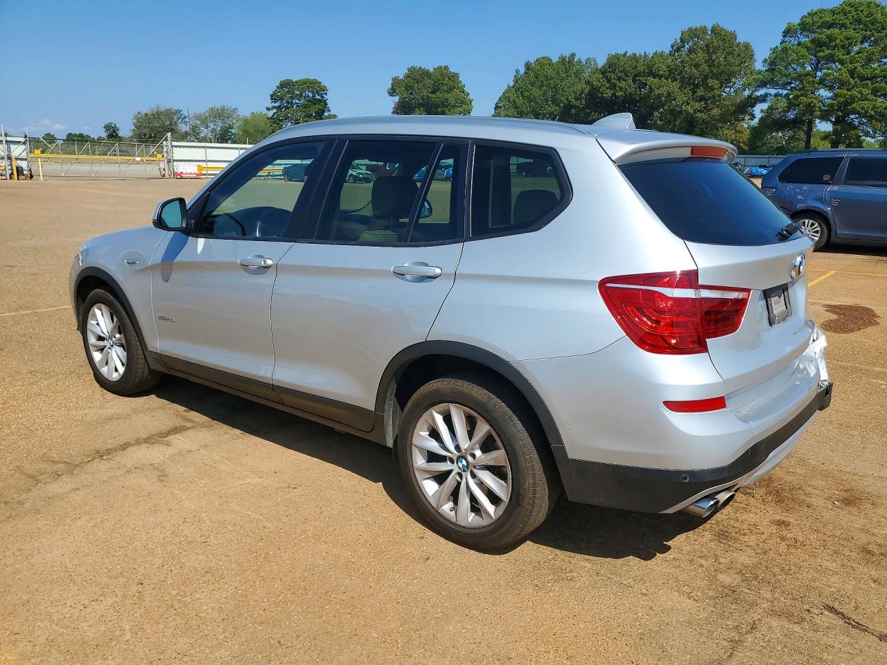 2015 BMW X3 SDRIVE28I — снимка 2