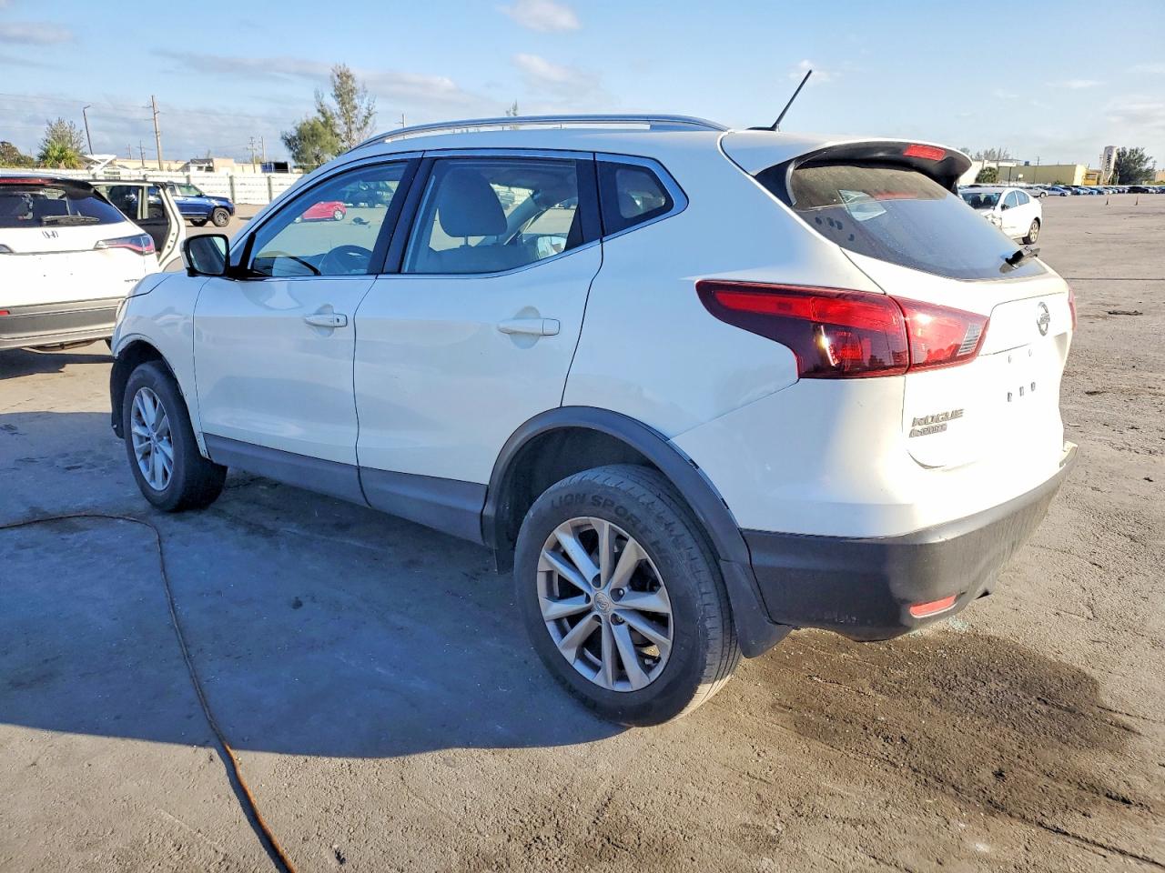 2017 NISSAN ROGUE SPORT S — снимка 2