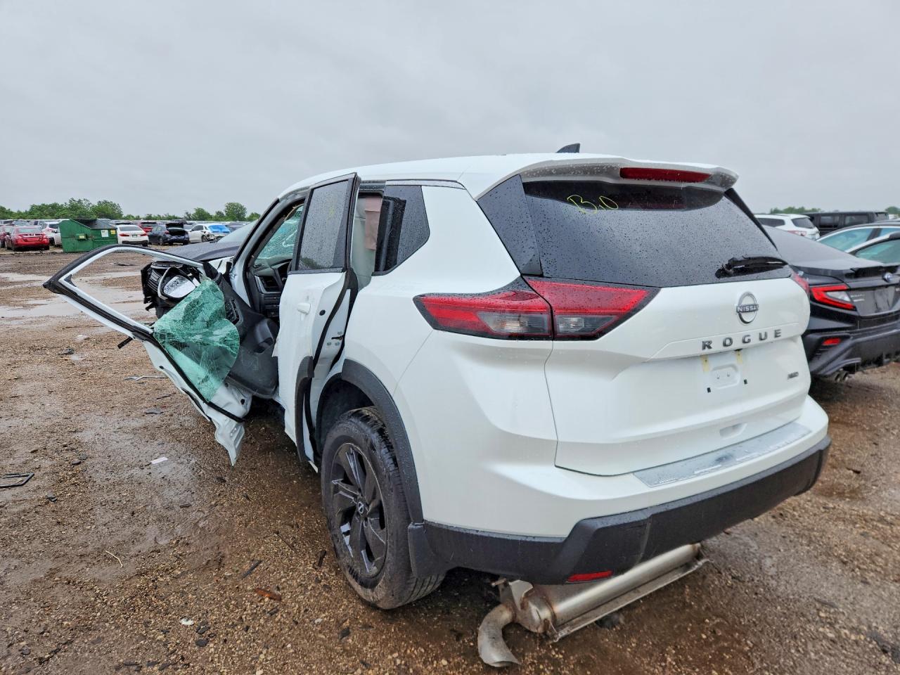 2026 NISSAN ROGUE SV — снимка 2
