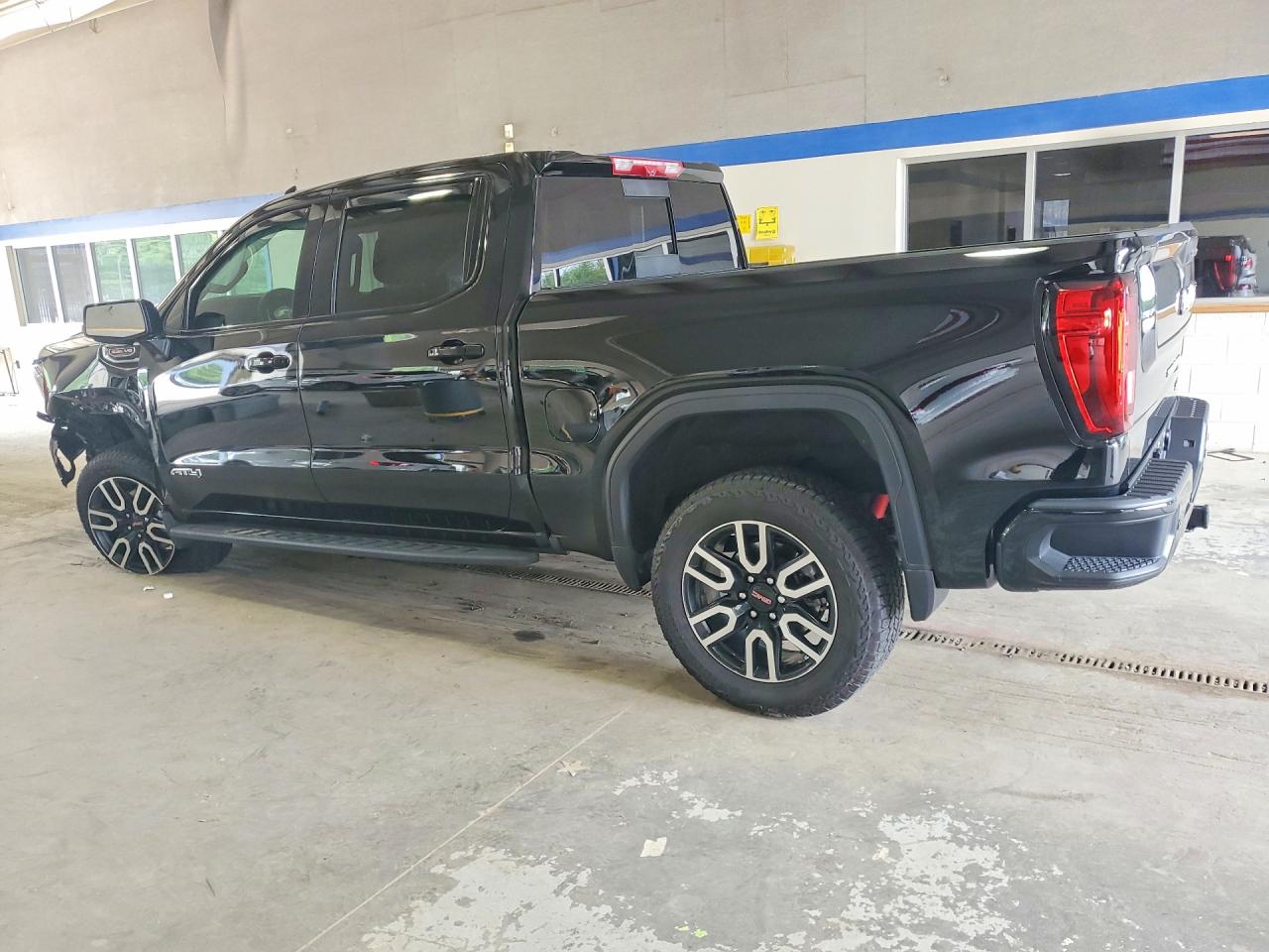 2025 GMC SIERRA K1500 AT4 — снимка 2