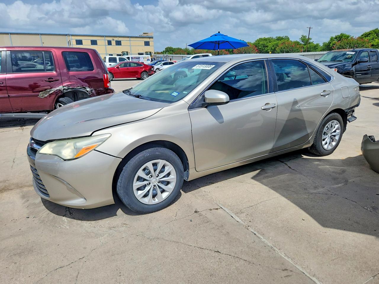 2015 TOYOTA CAMRY LE