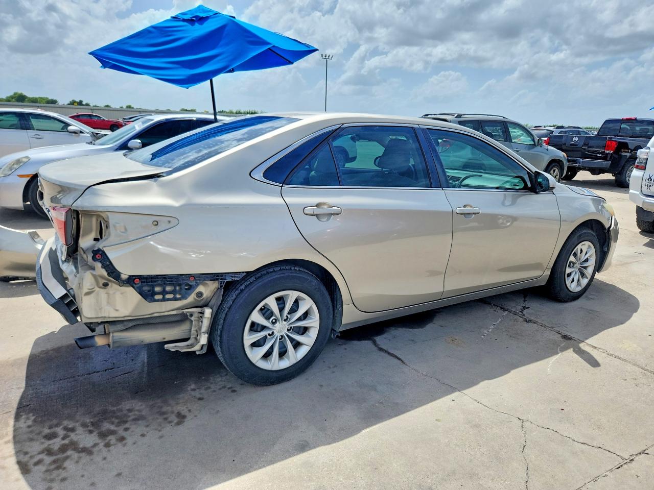 2015 TOYOTA CAMRY LE — снимка 3