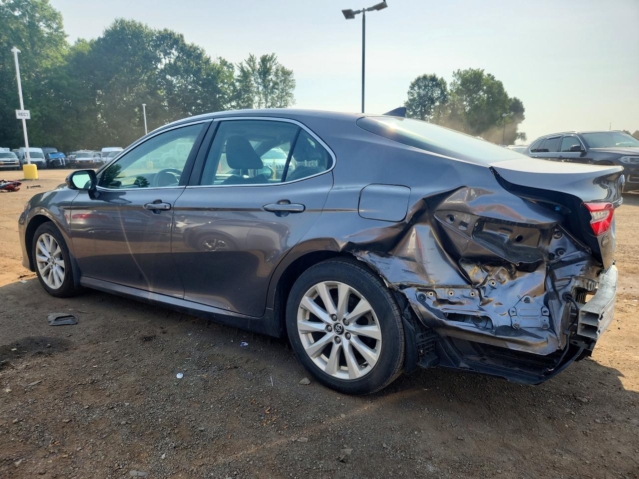 2020 TOYOTA CAMRY LE — снимка 2