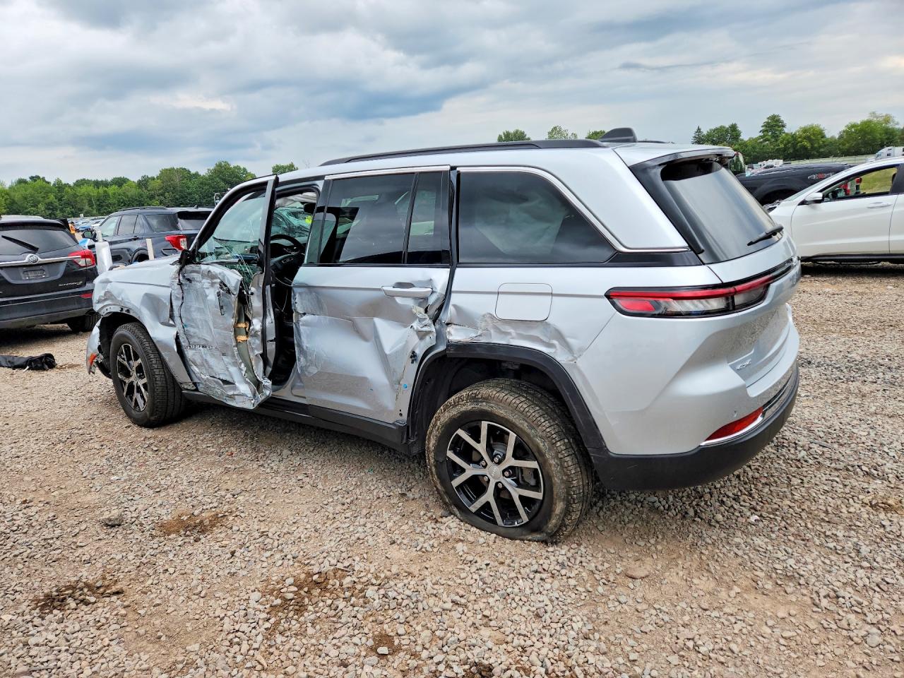 2024 JEEP GRAND CHEROKEE LIMITED — снимка 2