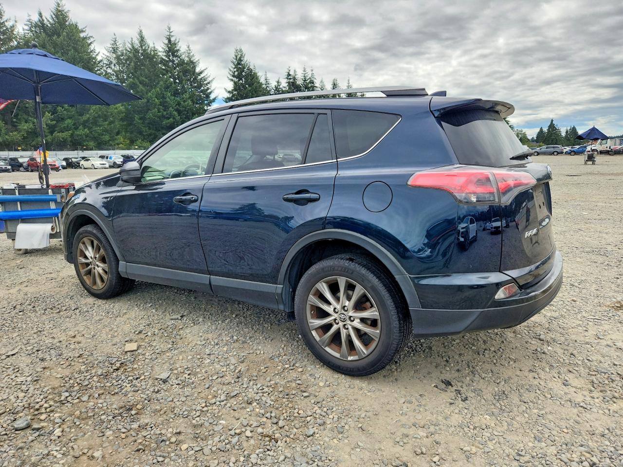 2018 TOYOTA RAV4 LE — снимка 2