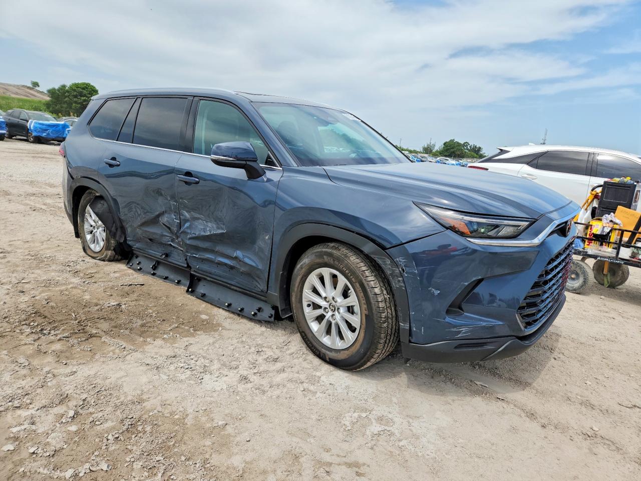2026 TOYOTA GRAND HIGHLANDER XLE — снимка 4