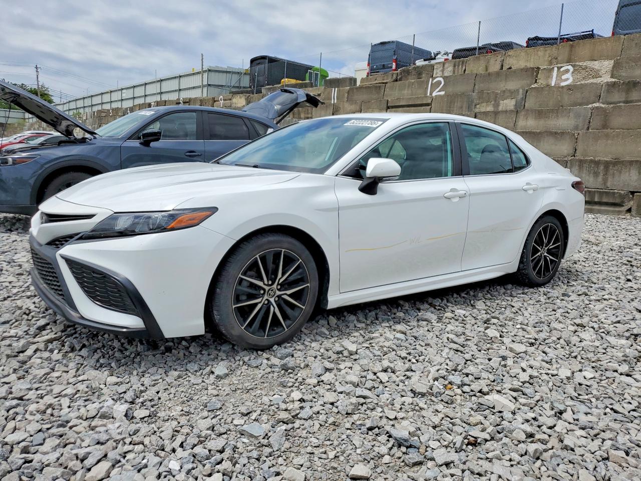 2022 TOYOTA CAMRY SE