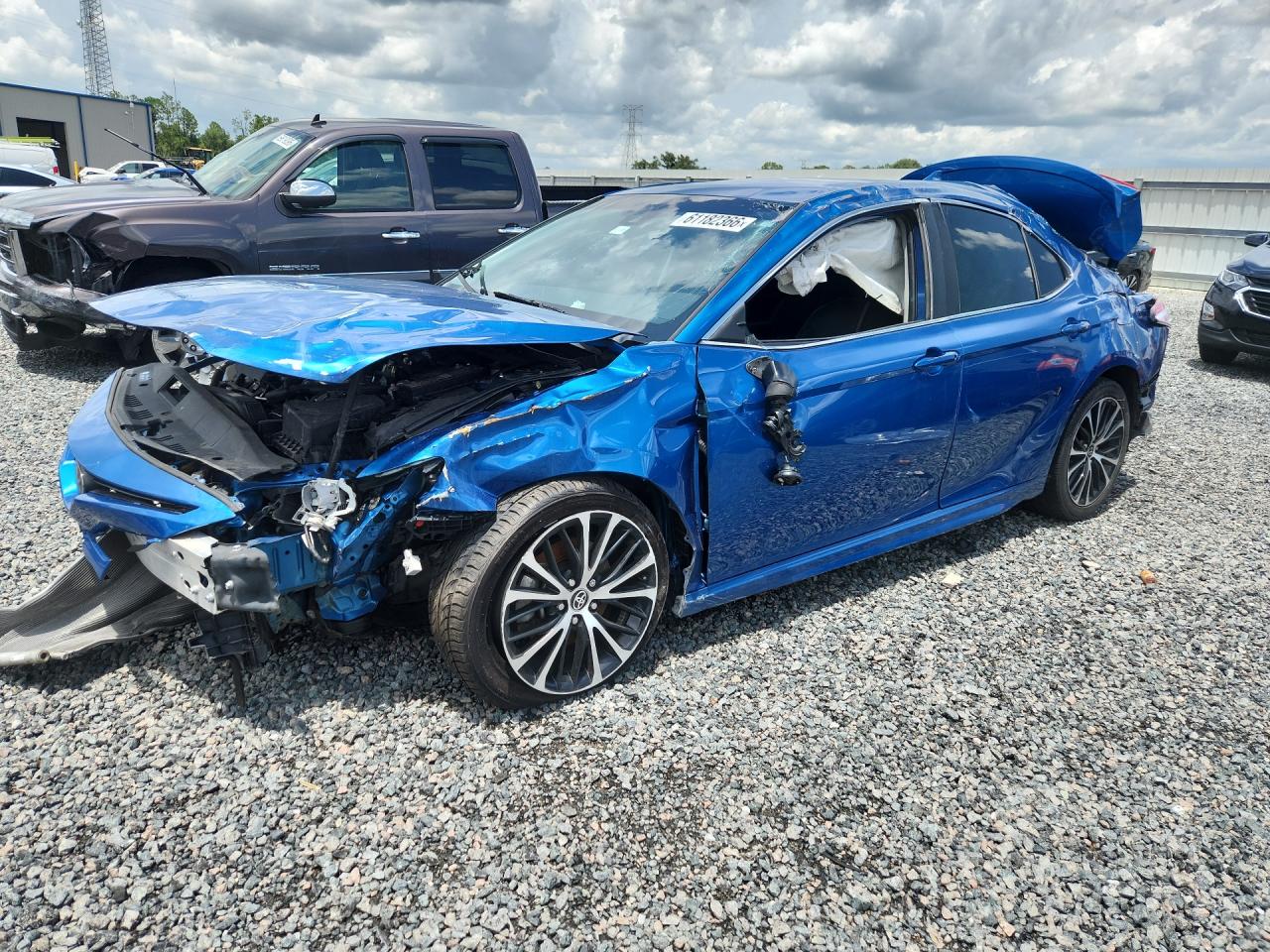 2020 TOYOTA CAMRY SE