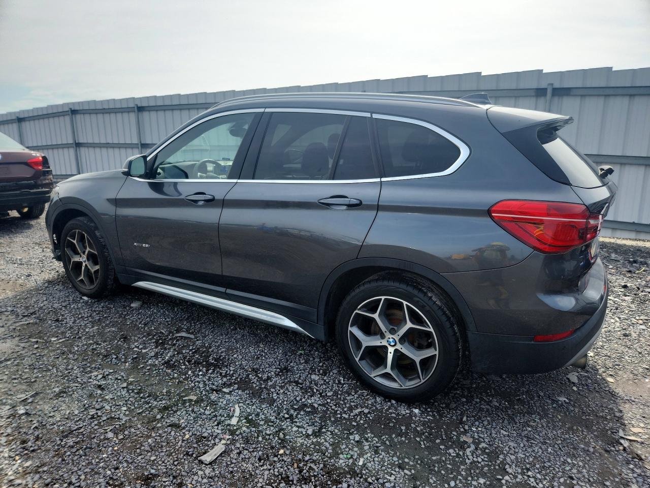 2017 BMW X1 XDRIVE28I — снимка 2