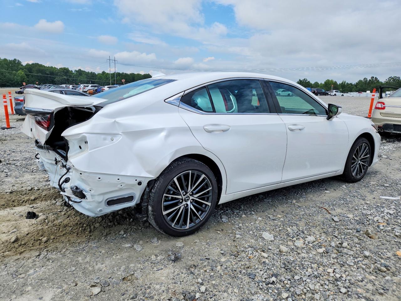 2025 LEXUS ES 300H BASE — снимка 3