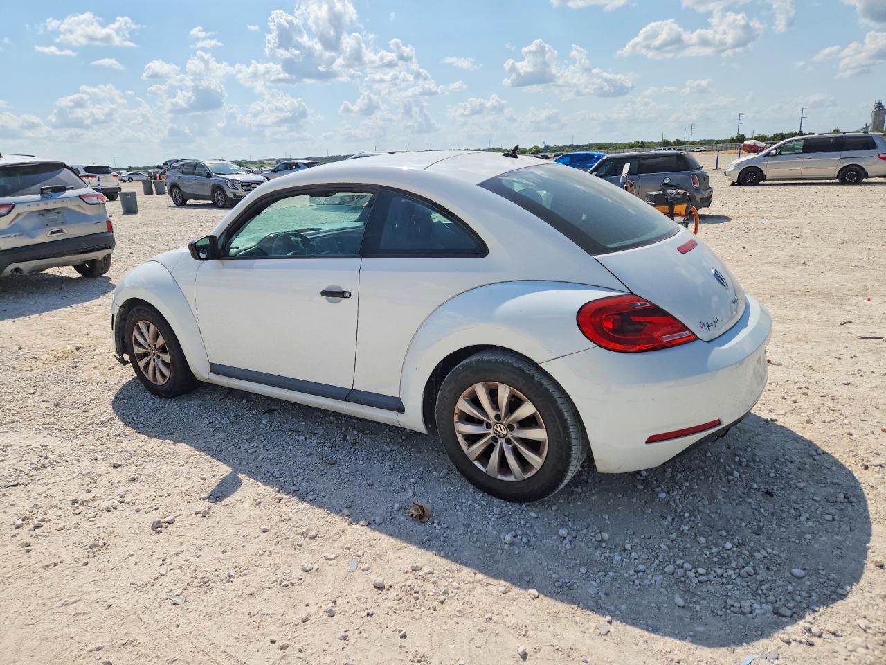 2016 VOLKSWAGEN BEETLE 1.8T — снимка 2