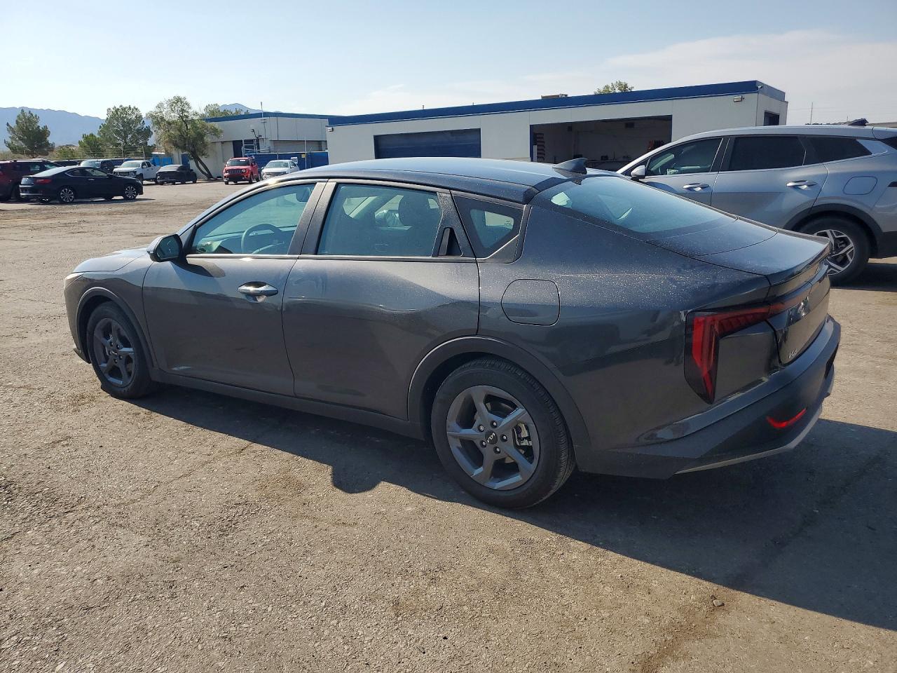 2025 KIA K4 LXS — снимка 2