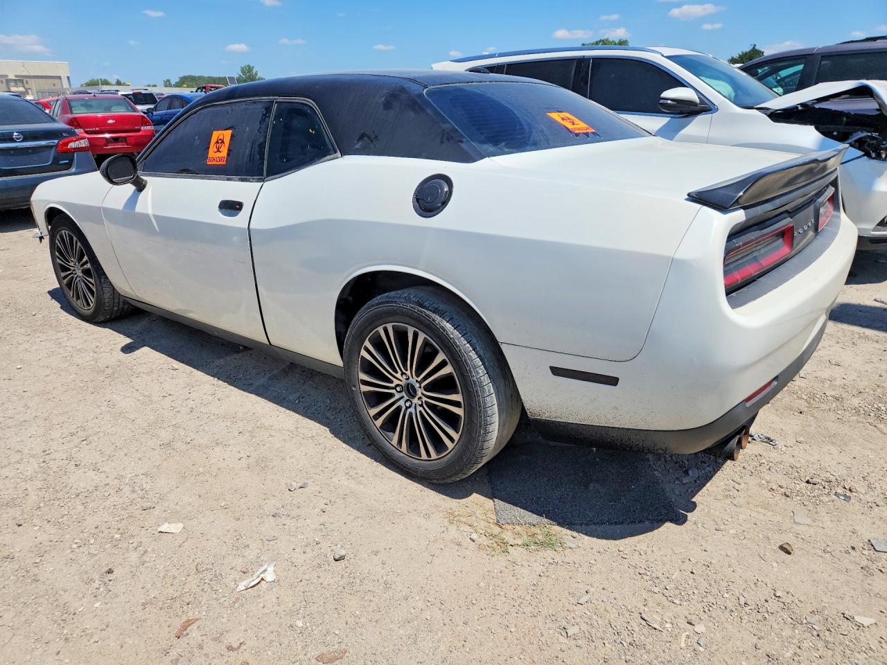 2016 DODGE CHALLENGER SXT — снимка 2