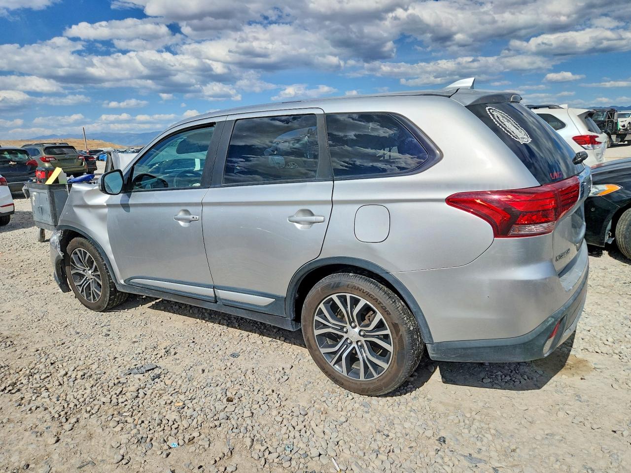 2018 MITSUBISHI OUTLANDER SE — снимка 2
