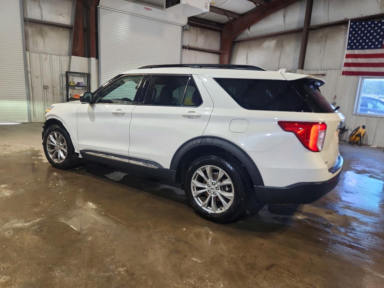 2023 FORD EXPLORER XLT — снимка 2