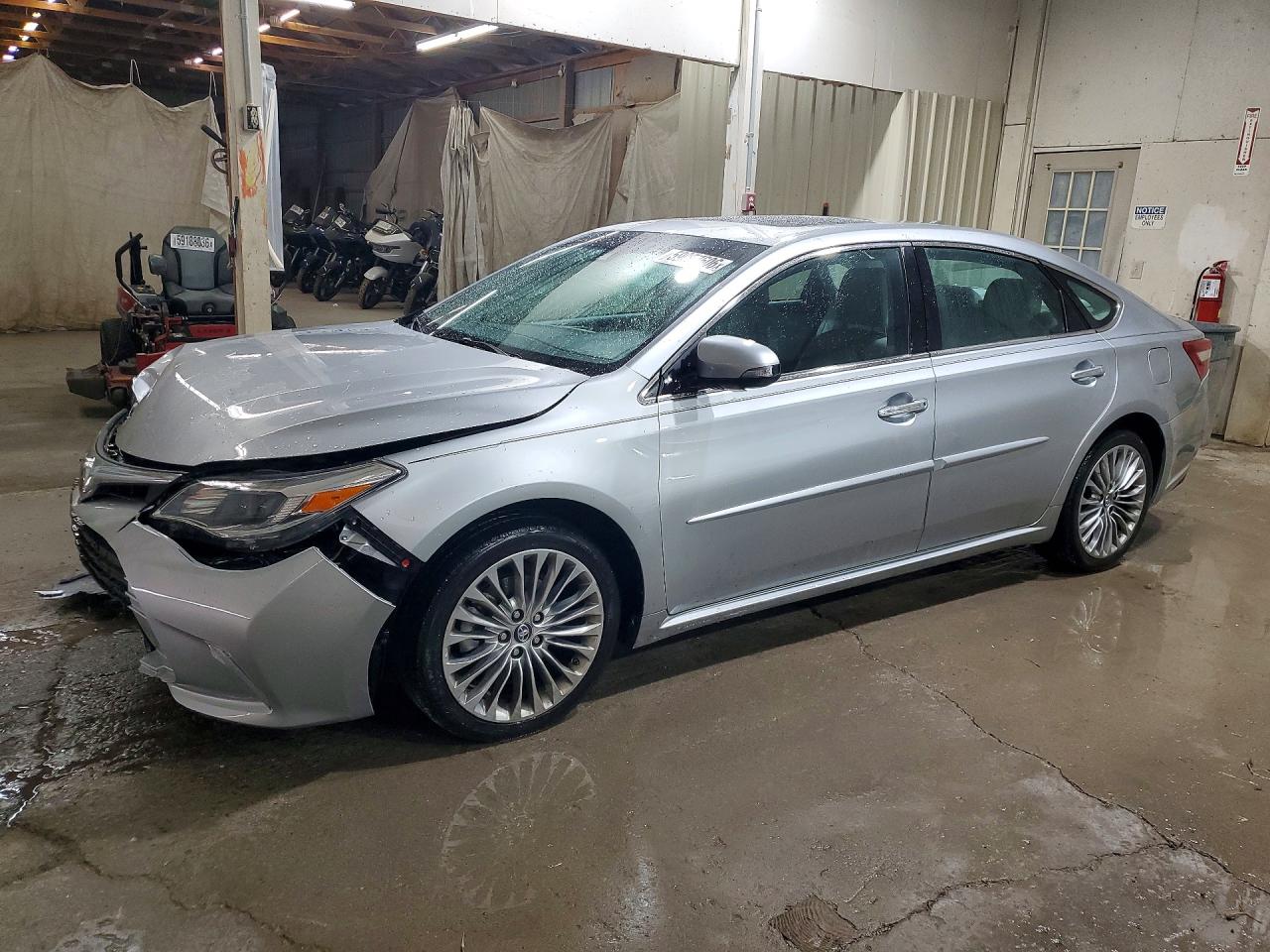 2016 TOYOTA AVALON LIMITED
