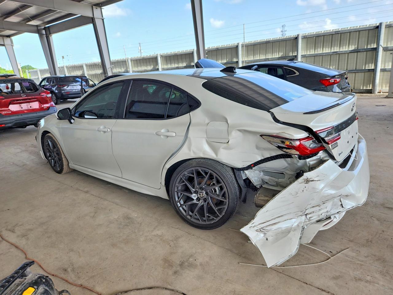 2025 TOYOTA CAMRY XSE — снимка 2