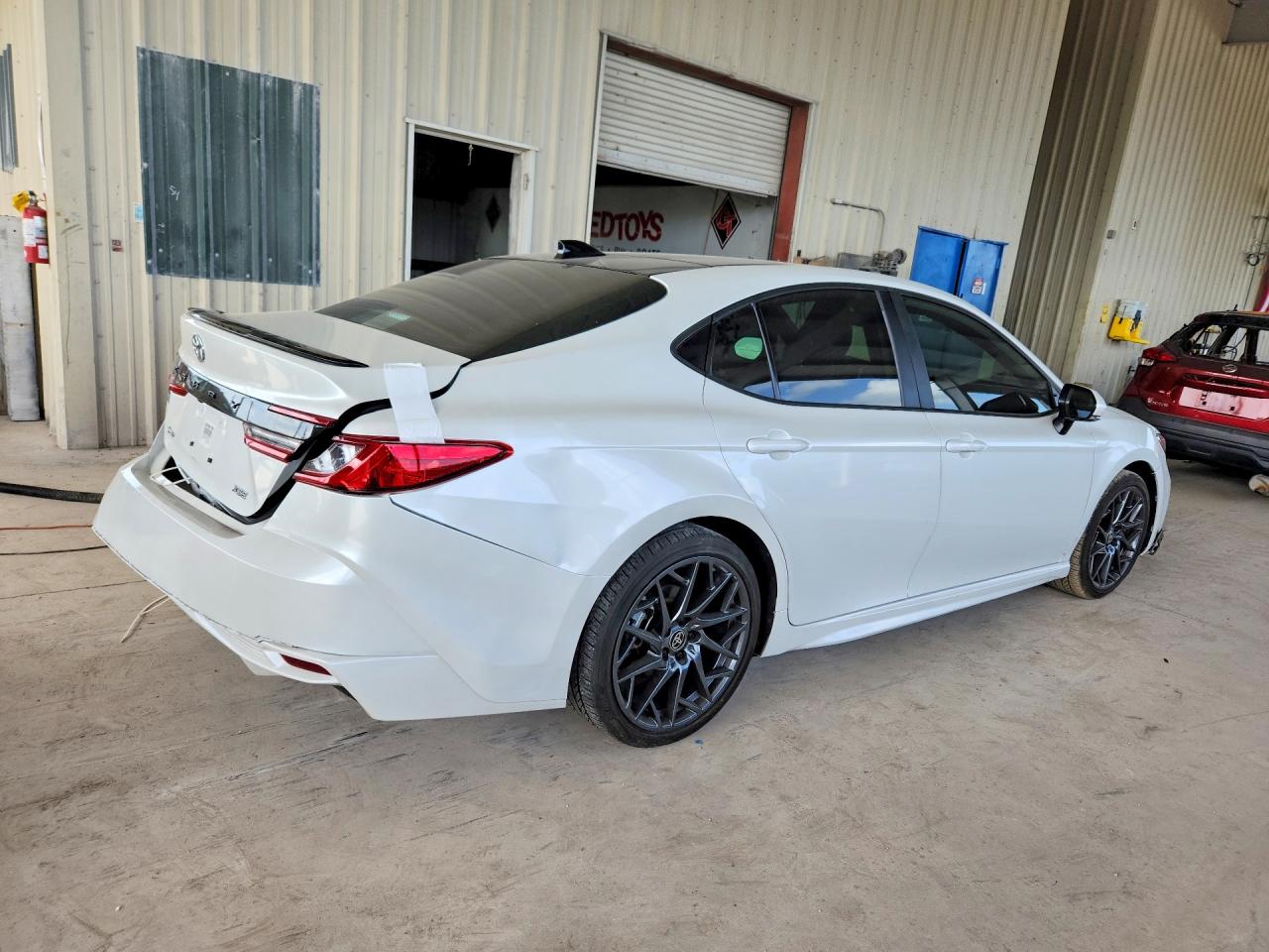2025 TOYOTA CAMRY XSE — снимка 3